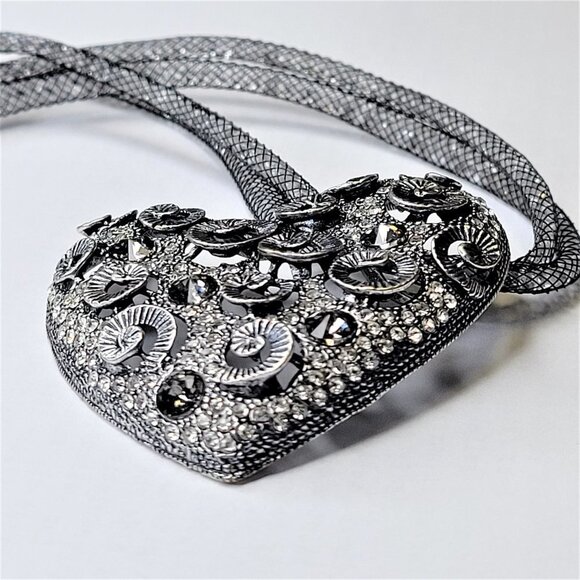 Heart Pendant Necklace, Crystal Studded Heart Pendant Fashion Necklace - Picture 13 of 15